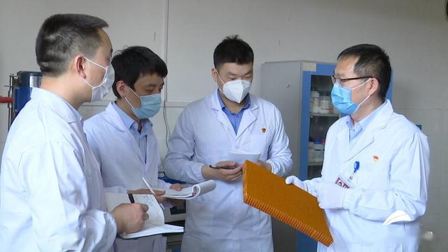 致敬劳动者｜他是给飞机配“眼镜”的工程师，三十年研制30余种机型雷达罩