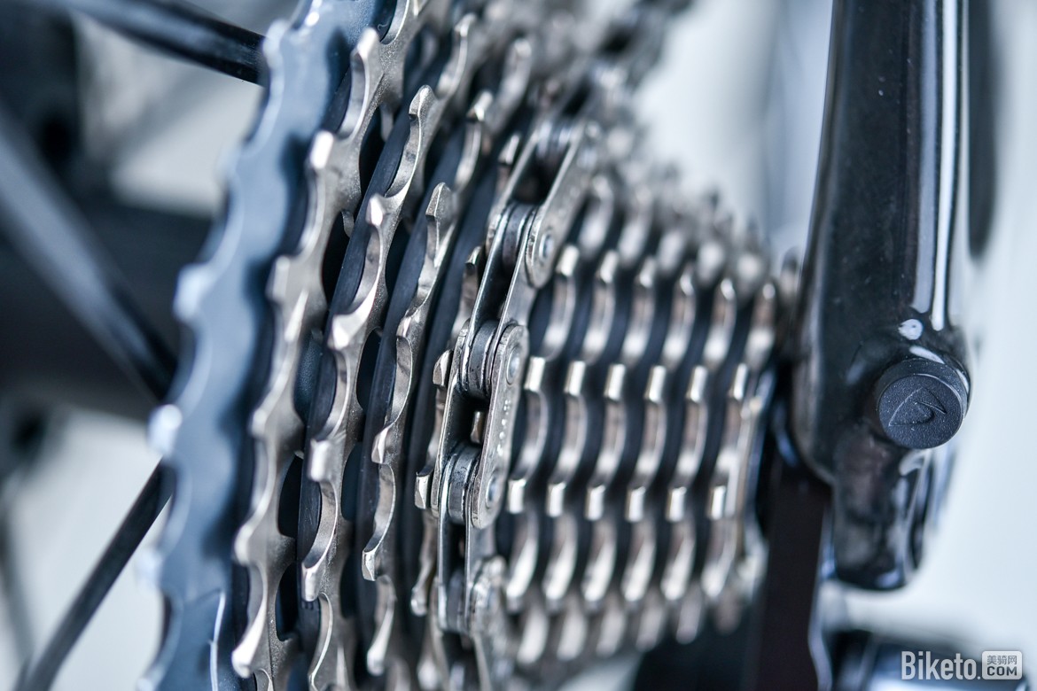 极致边际效益？absoluteBLACK GRAPHENlube石墨烯链条油简评