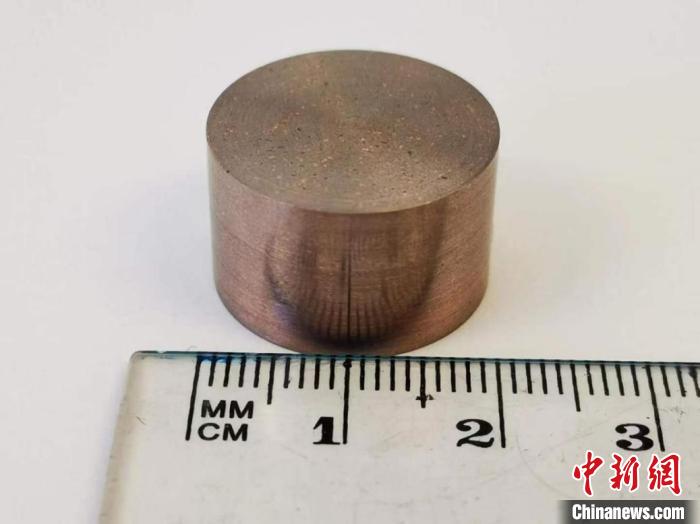 真空烧结法制备的石墨烯改性铜钨合金材料 欧洲研究院供图
