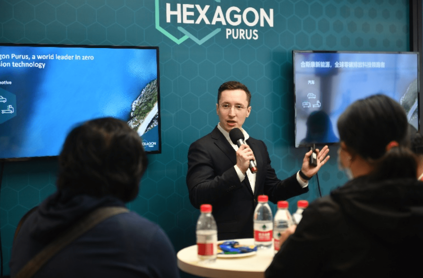 逛进博｜合斯康新能源首秀IV型储氢瓶：质量更轻寿命更长