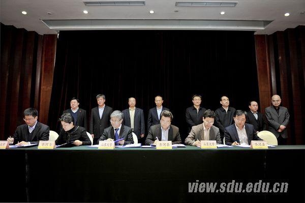 山东大学与德州市人民政府深化合作协议签约仪式举行