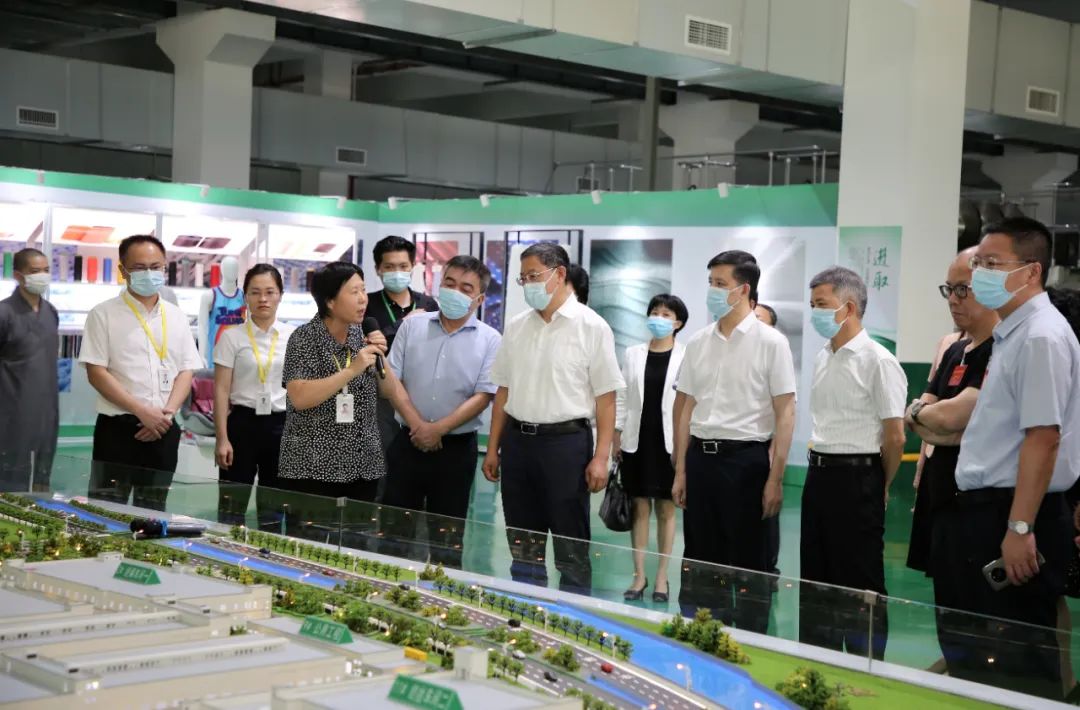 福建省十三届全国人大代表调研组到泉州台商投资区调研