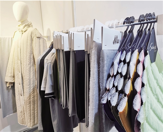 “外贸老兵”转型石墨烯纺织应用