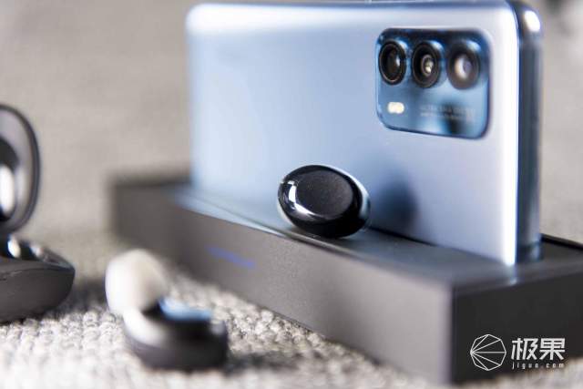 中唱CRC-T6真无线耳机首发简评:石墨烯振膜、无线小巧 中唱CRC-T6真无线耳机首发简评:石墨烯振膜、无线小巧