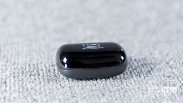 中唱CRC-T6真无线耳机首发简评:石墨烯振膜、无线小巧 中唱CRC-T6真无线耳机首发简评:石墨烯振膜、无线小巧