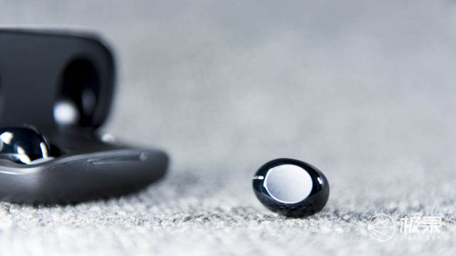中唱CRC-T6真无线耳机首发简评:石墨烯振膜、无线小巧 中唱CRC-T6真无线耳机首发简评:石墨烯振膜、无线小巧
