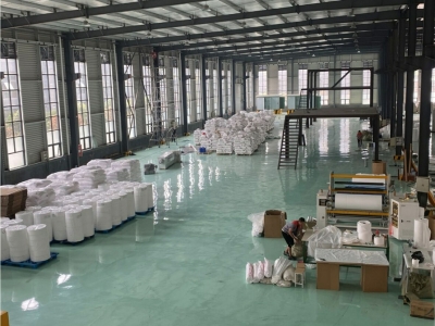 复工4个月 为口罩加“芯”200吨 四川聚能生产的熔喷布全部调拨四川各地，可制造医用口罩2亿多只