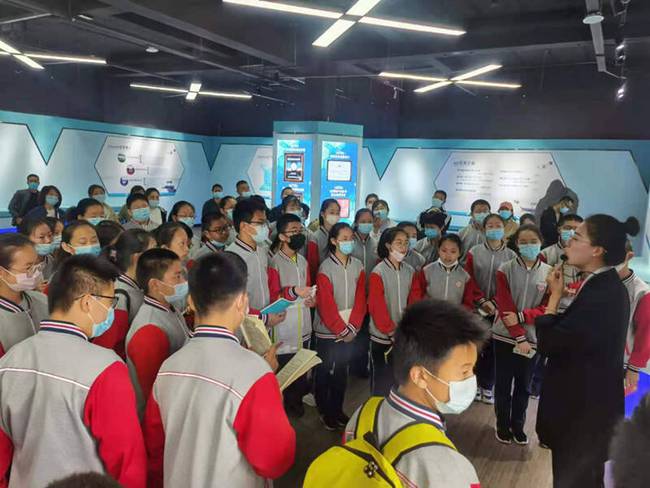 莱西市科普教育基地实践体验活动：走进南墅紫荆石墨烯产业研究院