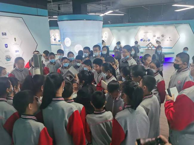 莱西市科普教育基地实践体验活动：走进南墅紫荆石墨烯产业研究院