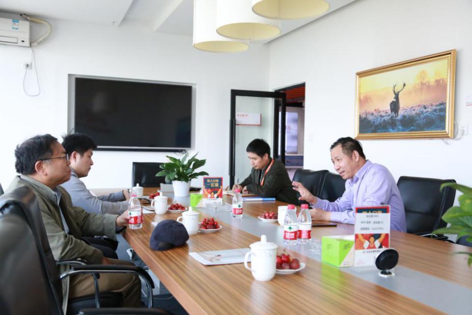 中国石墨烯联盟秘书长李义春博士来白熊科技考察指导