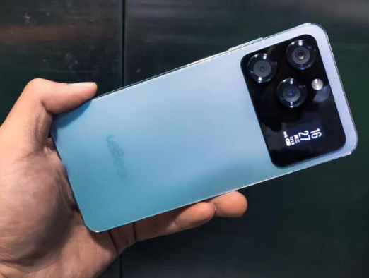 融合 “ 苹果小米华为 ” ，这款国产机型太牛了...